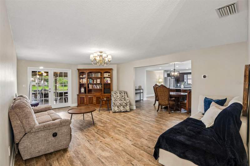 2 bedroom Single Family Residence at 1175 San Carlos Avenue, San Carlos Sec Of Riviera Bay, St Petersburg — photo 3