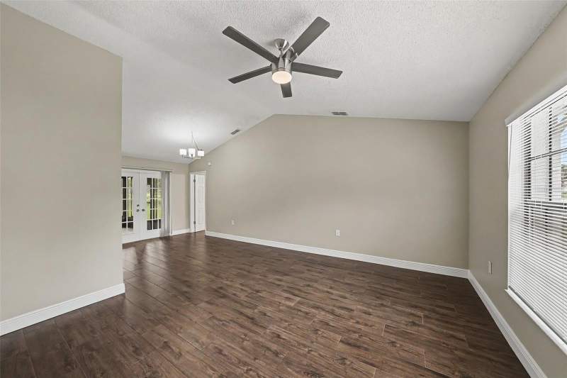 3 bedroom Single Family Residence at 8009 Pagoda Drive, Forest Oaks, Spring Hill — photo 2