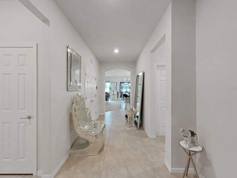 3 bedroom Single Family Residence at 11121 Green Harvest Drive, Ventana Grvs Ph 2A, Riverview — photo 5