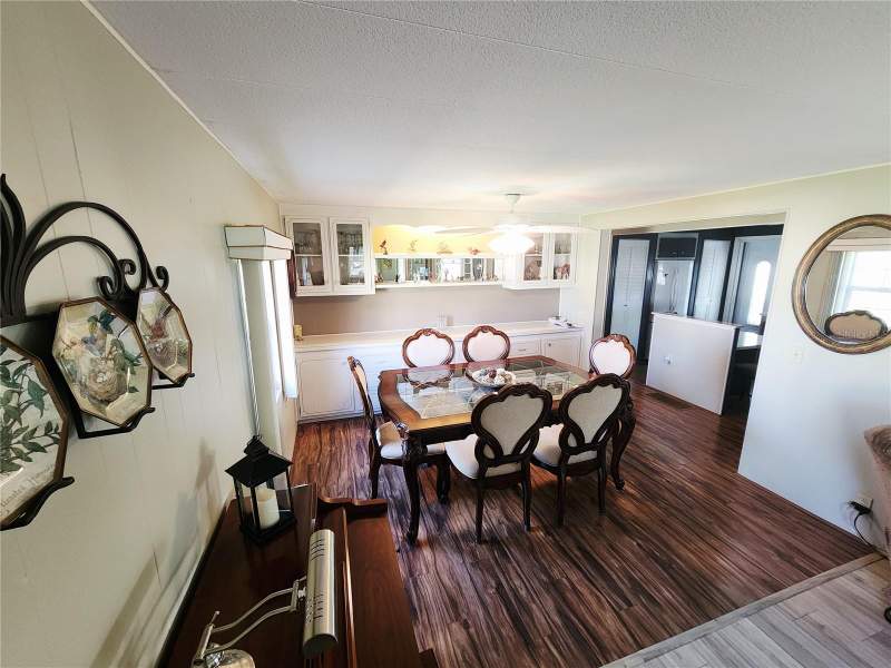 2 bedroom Mobile Home at 808 53rd Avenue #7, Palm Lake Estates, Bradenton — photo 5