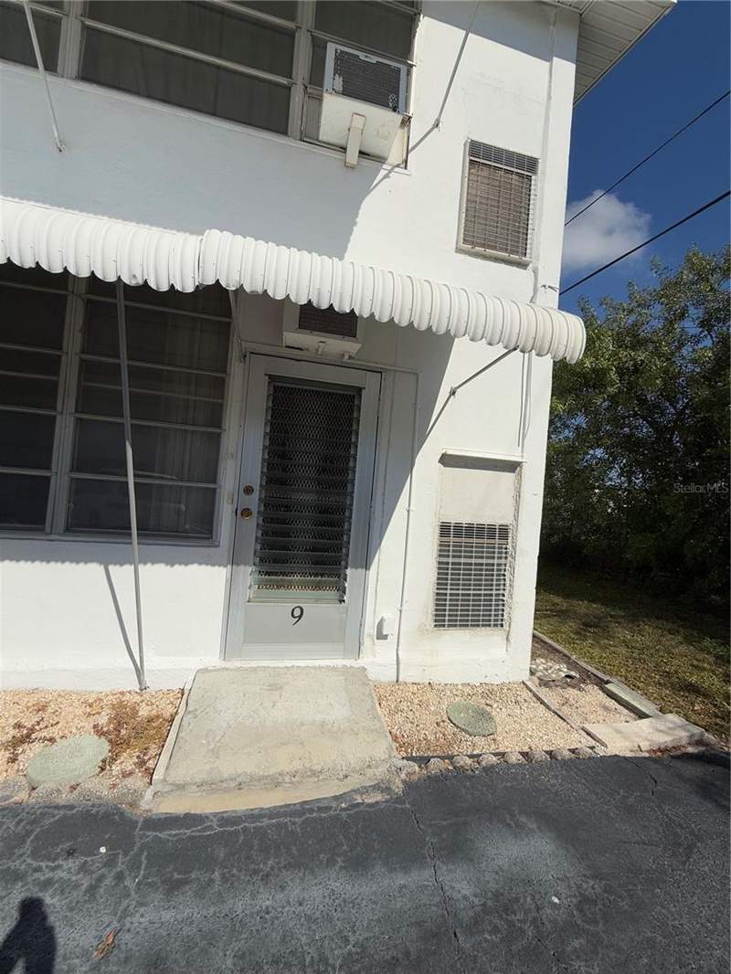 2 bedroom Condominium at 5895 18th Street #9, Town Apts Condo, St Petersburg — photo 5
