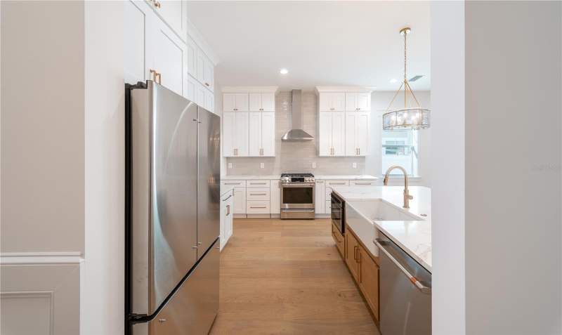 5 bedroom Single Family Residence at 1200 13th Street, Edina Garden Of Eden, St Petersburg — photo 3