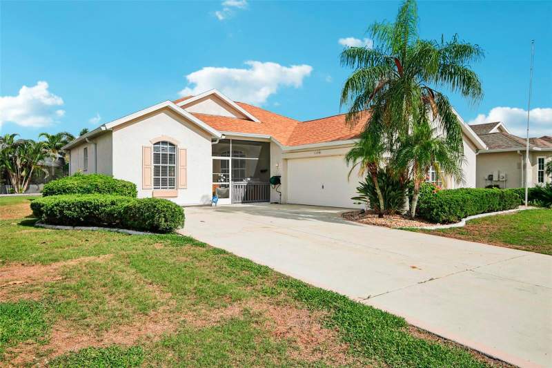 3 bedroom Single Family Residence at 1104 Villeroy Drive, Sun City Center Unit 260, Sun City Center — photo 2