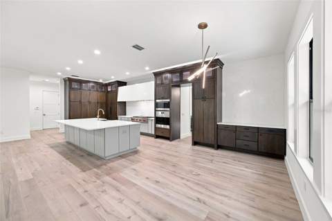 5104 W Evelyn Drive, Tampa FL - photo 10 of 45
