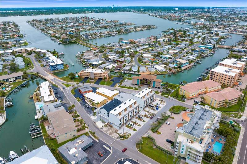 5 bedroom Condominium at 11605 1st Street #B3, Treasure Island City Of, Treasure Island — photo 2