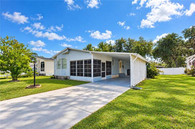2 bedroom Manufactured Home at 38012 Lawanda Loop, Wayward Wind Mobile Home Sub, Zephyrhills — photo 2