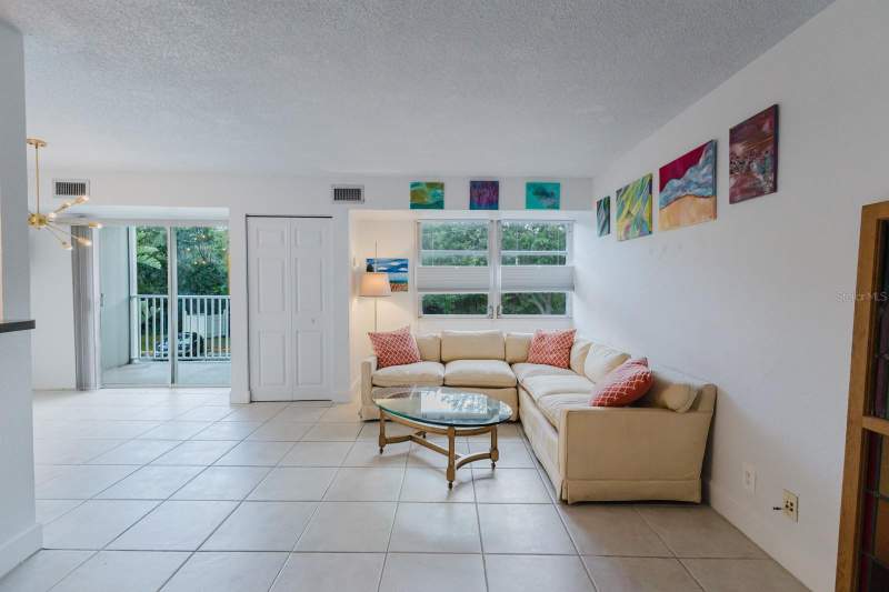2 bedroom Condominium at 3315 58th Avenue #222, Wave The Condo, St Petersburg — photo 2