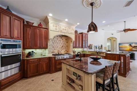 7107 Keswick Lane, Lakewood Ranch FL - photo 14 of 79