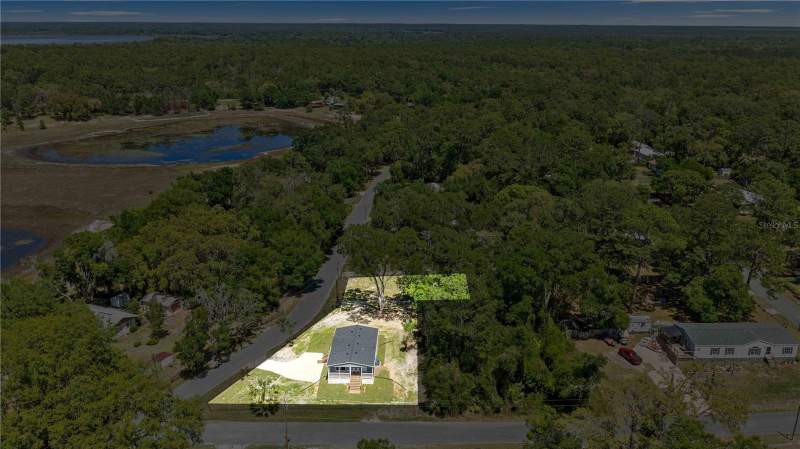 2 bedroom Manufactured Home at 17360 SE 65th Street, Woods & Lakes, Ocklawaha — photo 2