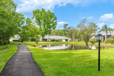 1441 Pine Glen Lane #E2, Tarpon Springs FL - photo 24 of 27