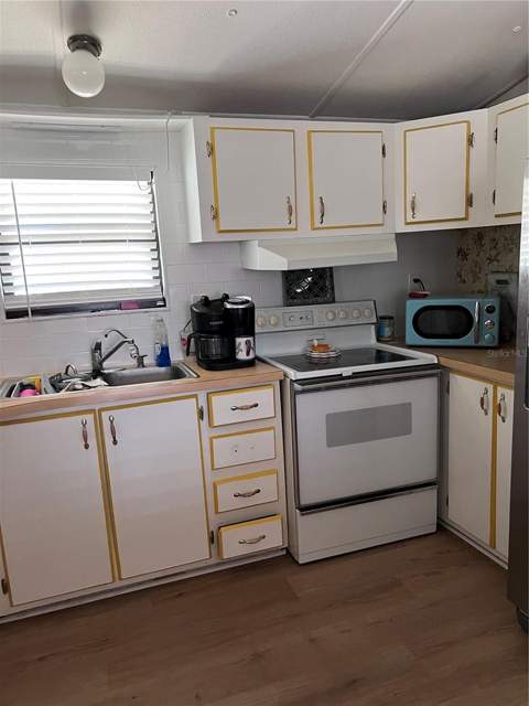 3326 Denise Drive, Ellenton FL - photo 9 of 22