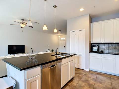 8615 Andalucia Field Drive, Tampa FL - photo 16 of 39