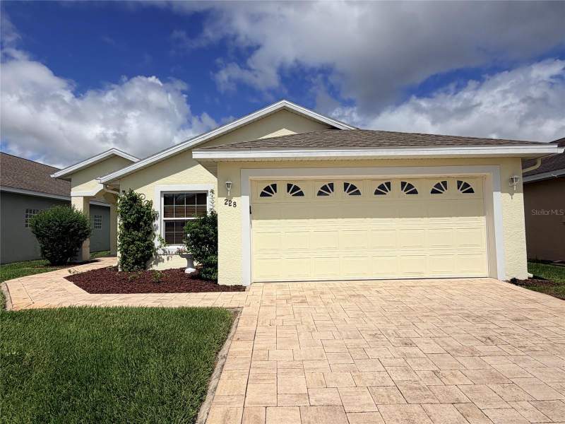 3 bedroom Single Family Residence at 228 Fleming Lane, Ridgewood Lakes Village 04A, Davenport — photo 3