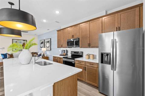 4923 Winding River Road, Orlando FL - photo 9 of 44