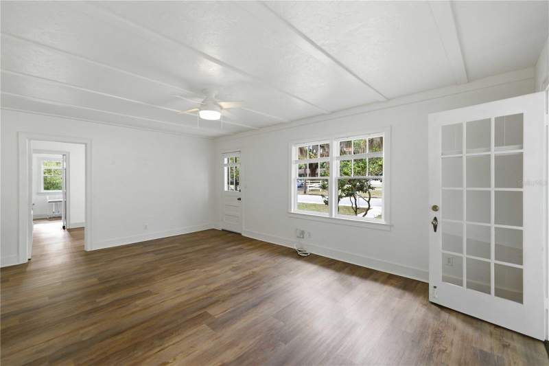 2 bedroom Single Family Residence at 923 NE 2nd Street, Caldwells Add, Ocala — photo 3