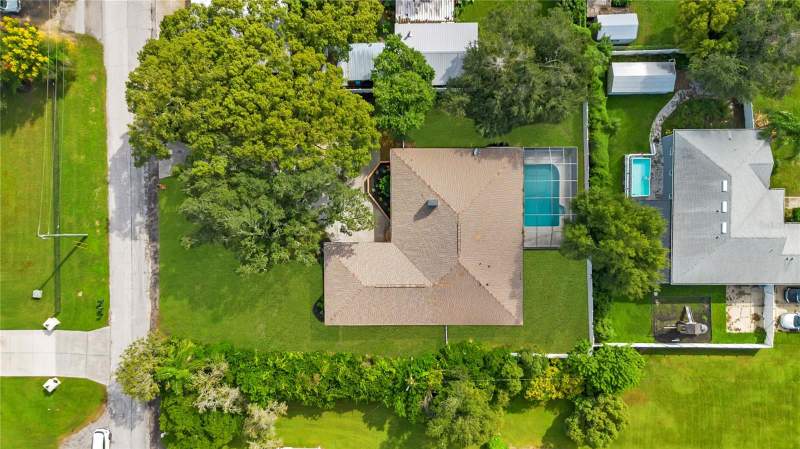 4 bedroom Single Family Residence at 2637 Grace Manor, W F Hallam & Cos Lakeland Highlands Club Acre Lts, Lakeland — photo 3