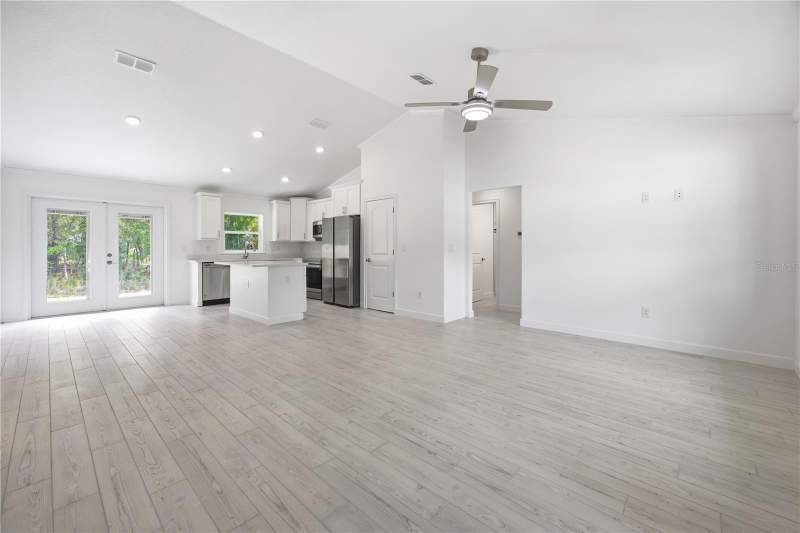 3 bedroom Single Family Residence at 15649 SW 40th Street, Rainbow Park Homes, Ocala — photo 5