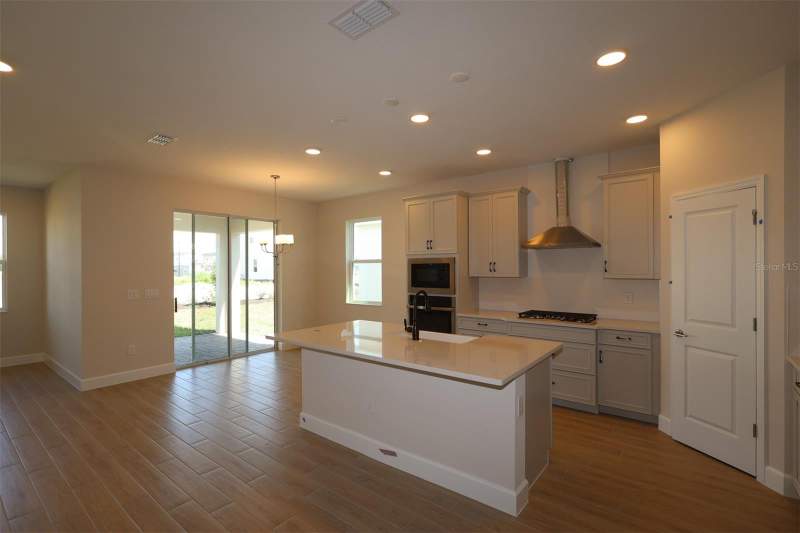 4 bedroom Single Family Residence at 5296 High Line Drive, Center Lake On The Park, St Cloud — photo 2