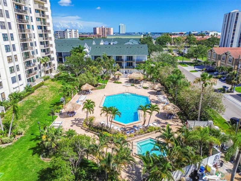 3 bedroom Townhouse at 320 Island Way #304, Cutter Cove Condo, Clearwater Beach — photo 3