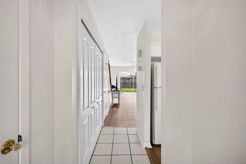 2 bedroom Townhouse at 1760 Mill Run Circle, Fletchers Mill, Tampa — photo 4