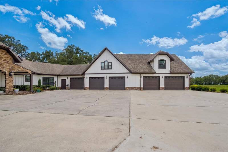 4 bedroom Single Family Residence at 4107 SW State Road 45, Newberry, Newberry — photo 5