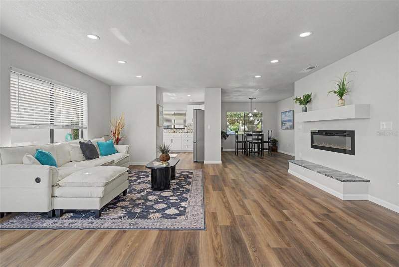 2 bedroom Single Family Residence at 2218 Bay Berry Lane, Village On The Green, Clearwater — photo 5