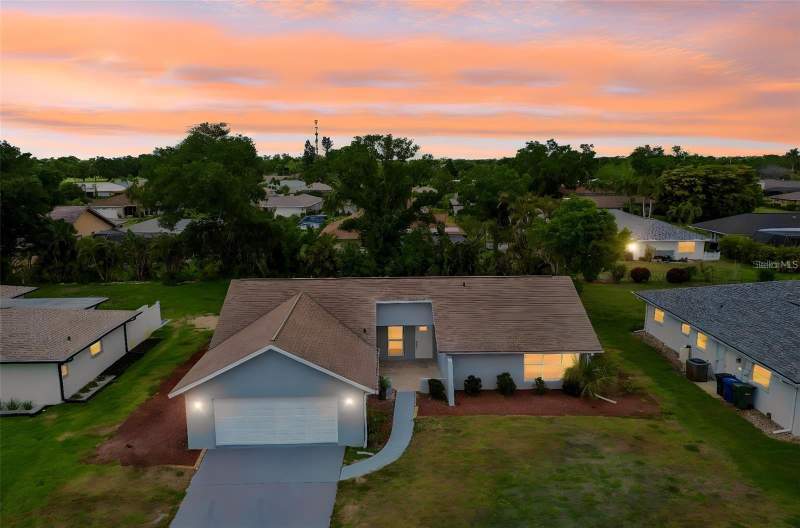 1023 DEER RUN home for sale in Venice Gardens