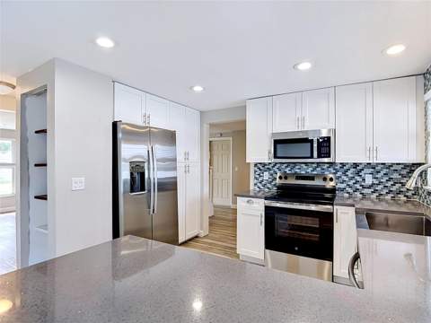7010 Cobblewood Court, Tampa FL - photo 23 of 73
