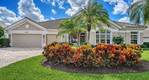 8008 Royal Birkdale Circle, Lakewood Ranch FL - photo 12 of 86
