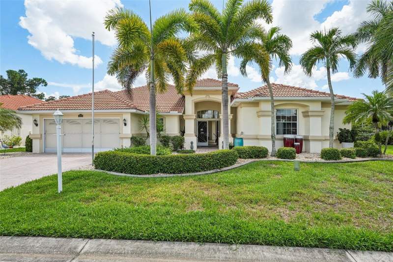 26355 FEATHERSOUND DRIVE home for sale in Seminole Lakes