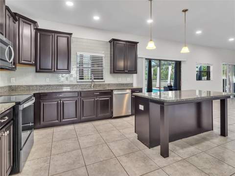 5063 Ivory Stone Drive, Wimauma FL - photo 13 of 69