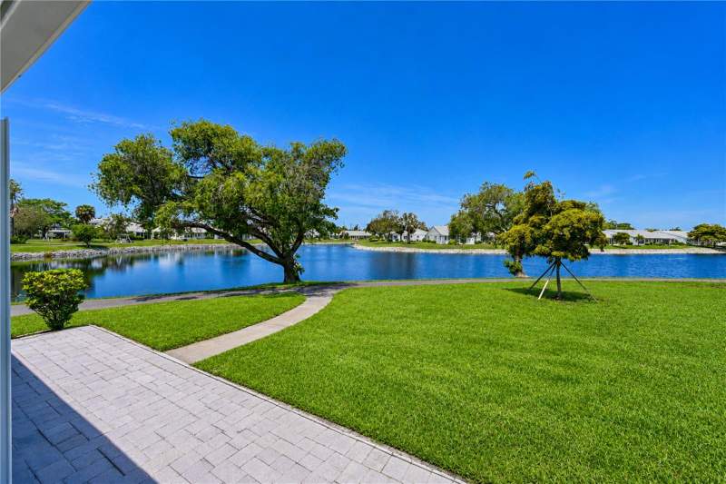2 bedroom Condominium at 9425 Andover Circle, Mount Vernon Ph 1-B, Bradenton — photo 4