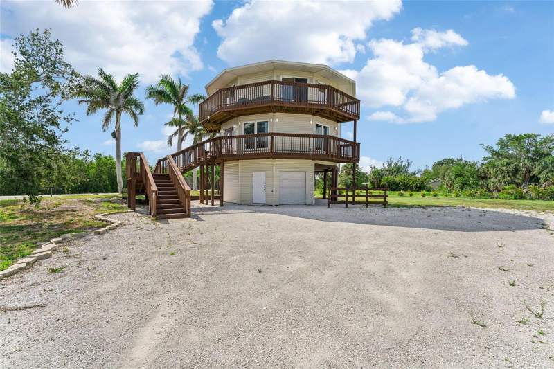 2 bedroom Single Family Residence at 16361 Stringfellow Road, Four Winds Marina & Trail Park, Bokeelia — photo 4