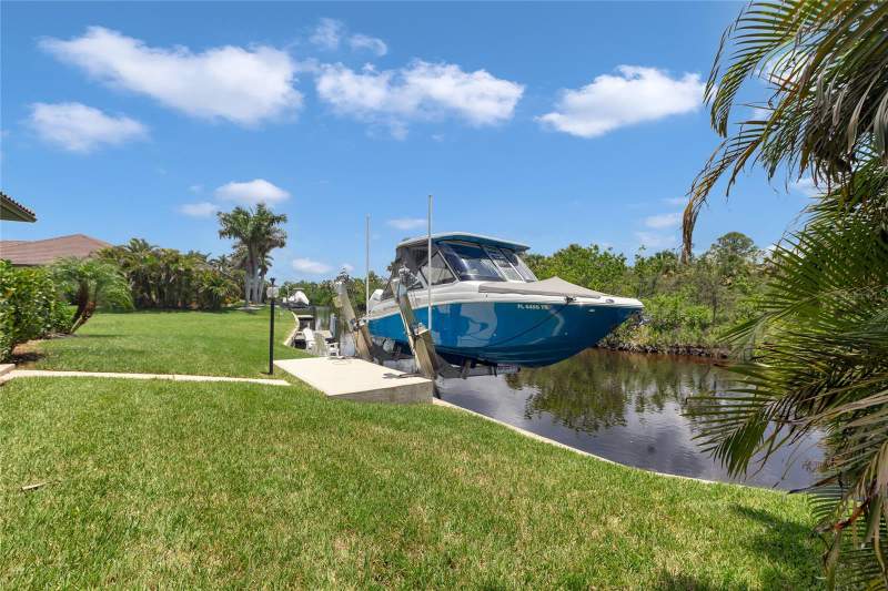 4 bedroom Single Family Residence at 355 Trieste Drive, Punta Gorda Isles Sec 15, Punta Gorda — photo 4