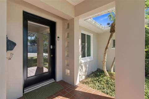 3913 W Barcelona Street, Tampa FL - photo 9 of 43