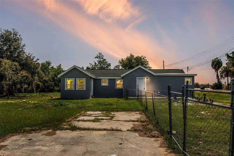 4 bedroom Single Family Residence at 205 E CORNELL STREET, FLOMERFELTS SUB, AVON PARK — photo 1