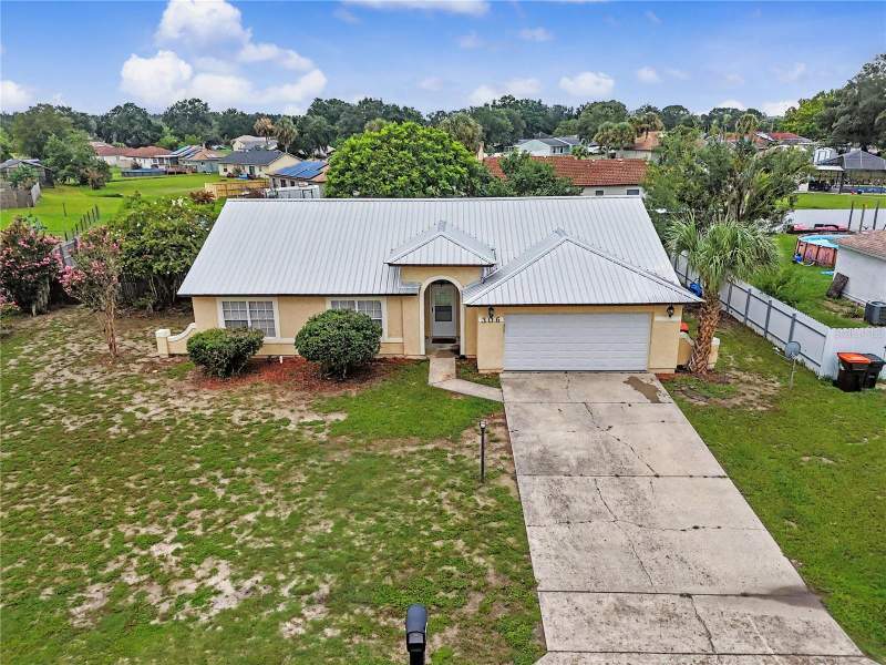 3 bedroom Single Family Residence at 306 Oak Track Radial, Silver Spgs Shores Un 28, Ocala — photo 2