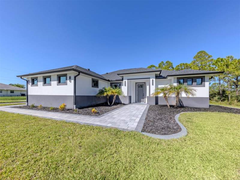 3 bedroom Single Family Residence at 2385 Ecker Terrace, Port Charlotte Sub 48, North Port — photo 2