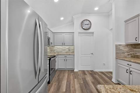 522 Loma Paseo Drive, The Villages FL - photo 8 of 55