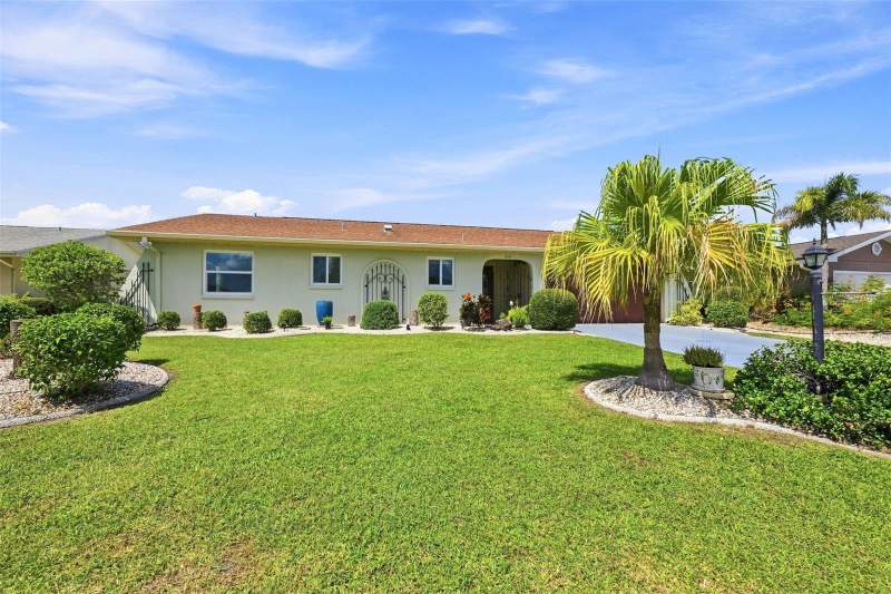2 bedroom Single Family Residence at 1804 Fort Duquesna Drive, Sun City Center Unit 44 B, Sun City Center — photo 3