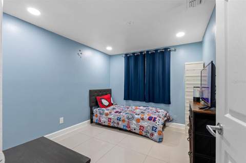 10113 Royal Acres Court, Tampa FL - photo 19 of 35