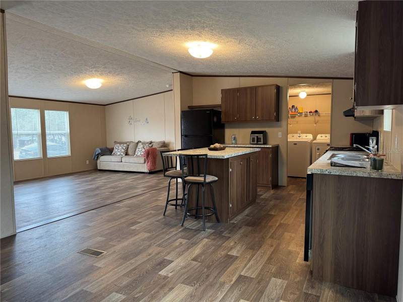 4 bedroom Manufactured Home at 18472 SE 58th Place, Winding Waters Add 01, Ocklawaha — photo 3