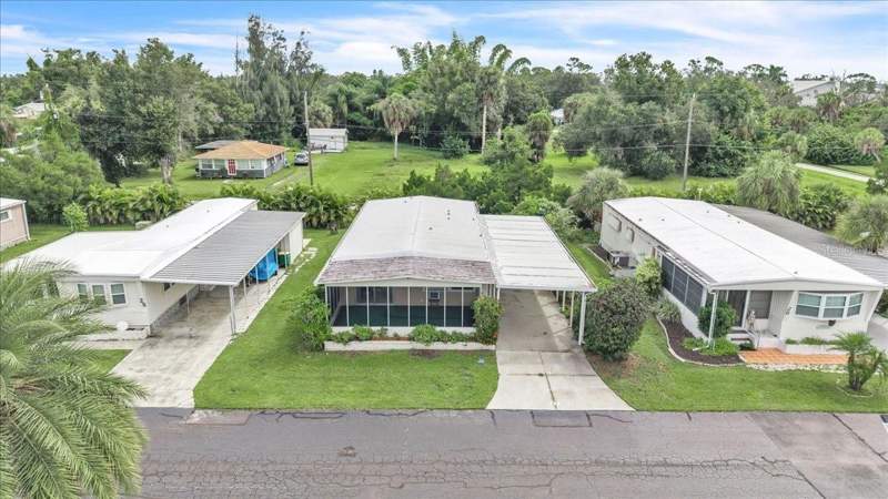2 bedroom Mobile Home at 24437 Harborview Road #27, Mary Lu Mhp, Port Charlotte — photo 2
