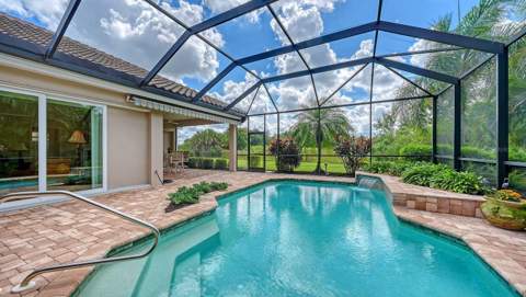 8008 Royal Birkdale Circle, Lakewood Ranch FL - photo 23 of 86