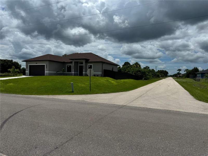 3 bedroom Single Family Residence at 3115 2nd Street, Lehigh Acres, Lehigh Acres — photo 4