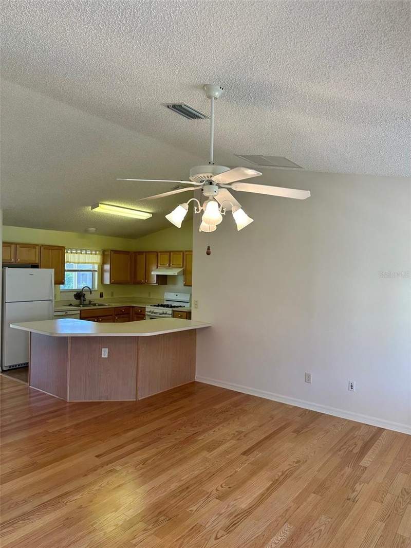 2 bedroom Single Family Residence at 9230 SE 179th Wesley Street, The Villages/Marion, The Villages — photo 3