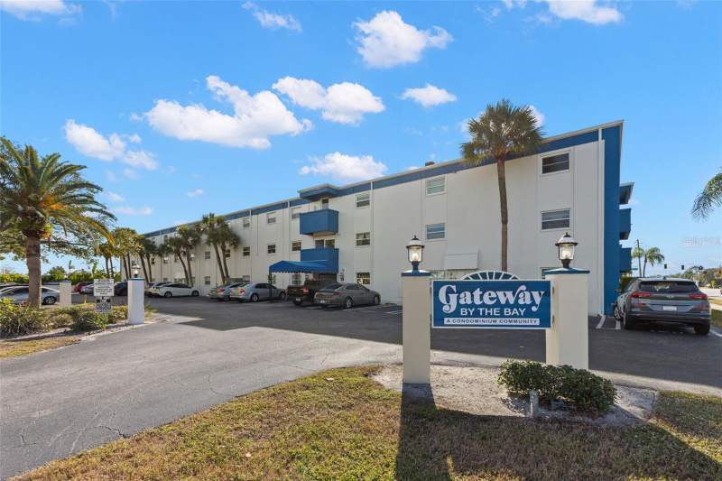 Gateway By The Bay Condo