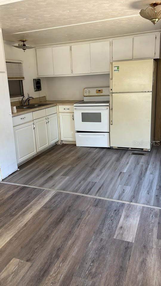 2 bedroom Mobile Home at 212 Sunset Drive, Lake Mariana Shores, Lake Alfred — photo 2