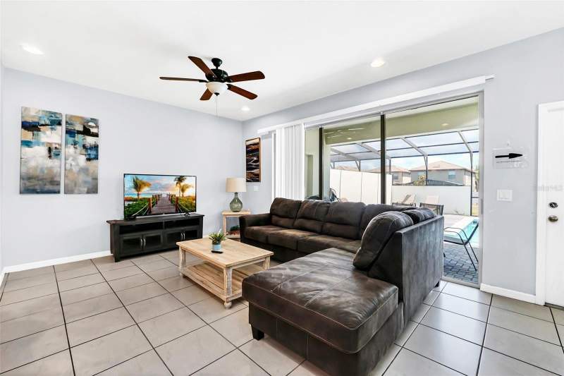 5 bedroom Townhouse at 8930 Sydney Avenue, Windsor At Westside Ph 3, Kissimmee — photo 4
