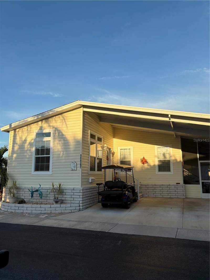 2 bedroom Manufactured Home at 11147 102nd Way #212, Lake Seminole Resort North M/H Unrec, Largo — photo 2